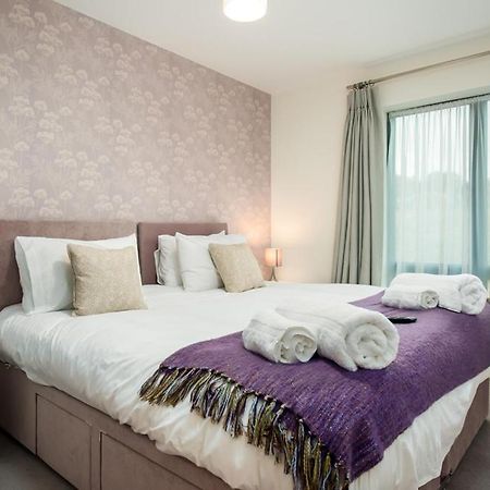 Solar Sanctuary- Skyline Balcony, City Centre, Three Floors, King Beds, Netflix And More! باث المظهر الخارجي الصورة